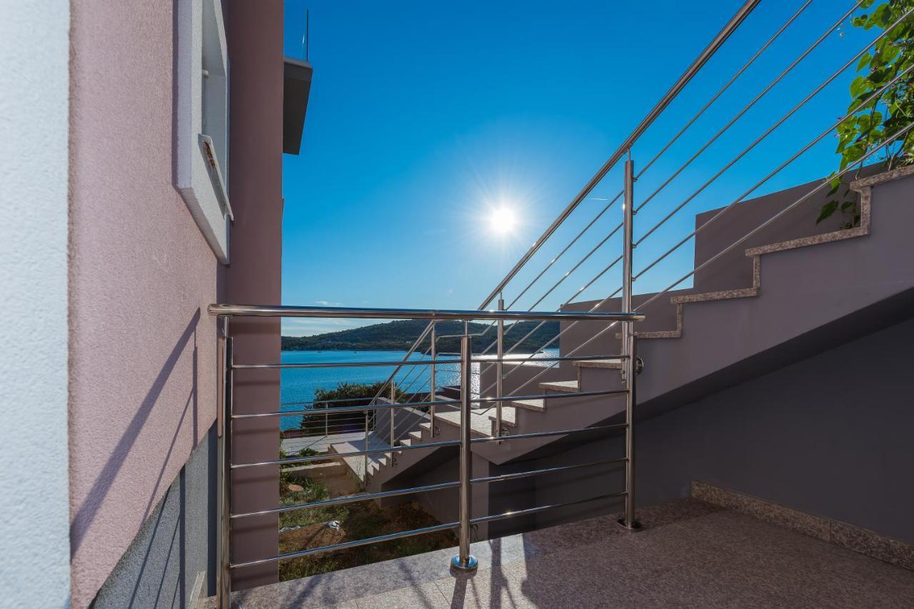 Villa Mirta Tisno Exterior photo